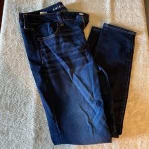 Dark wash American Eagle Jeggings